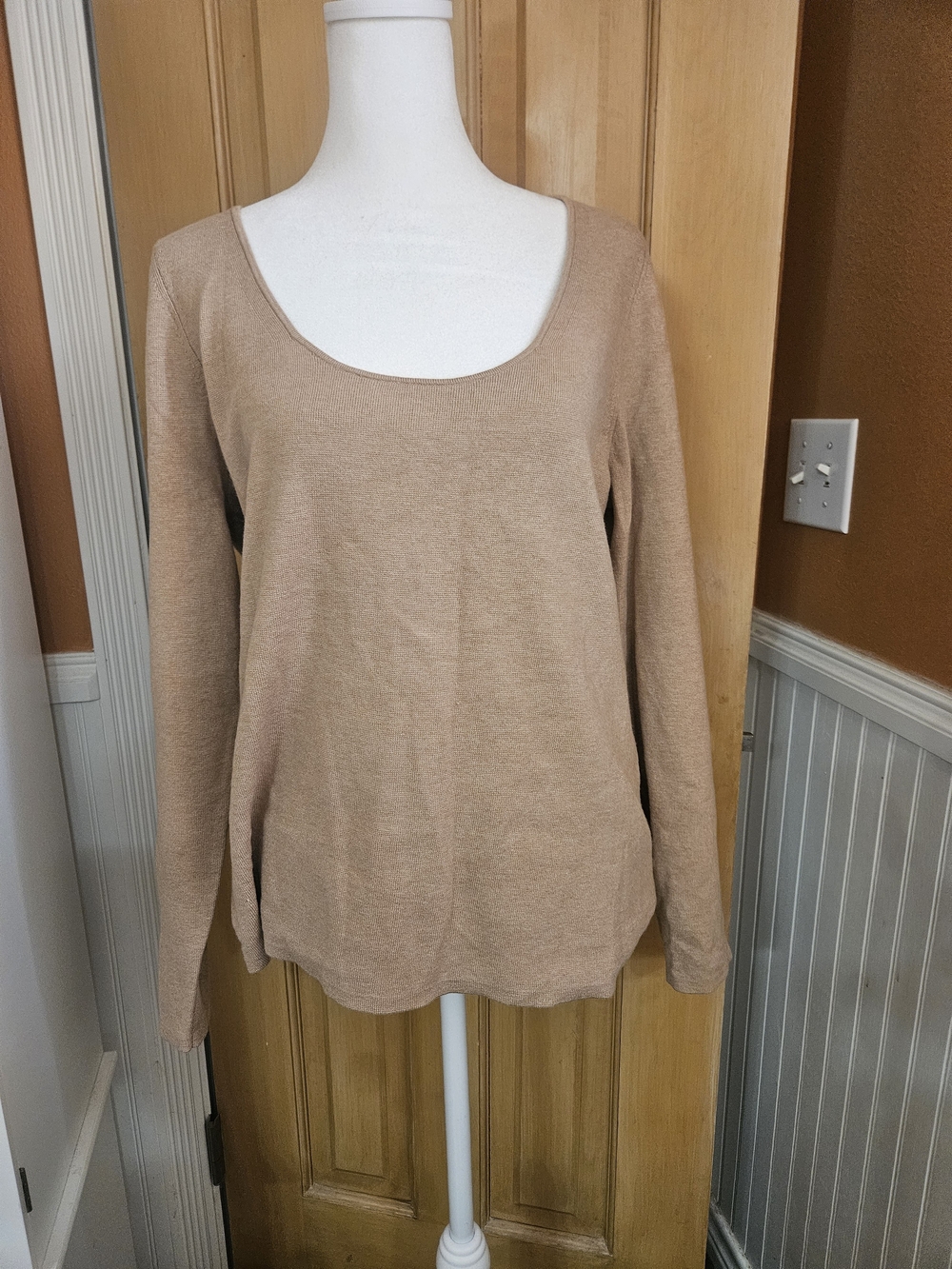 Banana Republic Scoop Neck Long Sleeve Sweater - Taupe